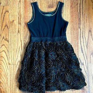Elisa B. black and gold dress size 8